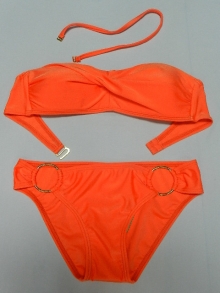 Оранжев бански модел лято 2015
