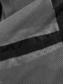 Пролетно шушляково яке с олекотен дизайн и качулка - черно