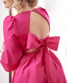 Дамска мини рокля с панделка в цвят циклама